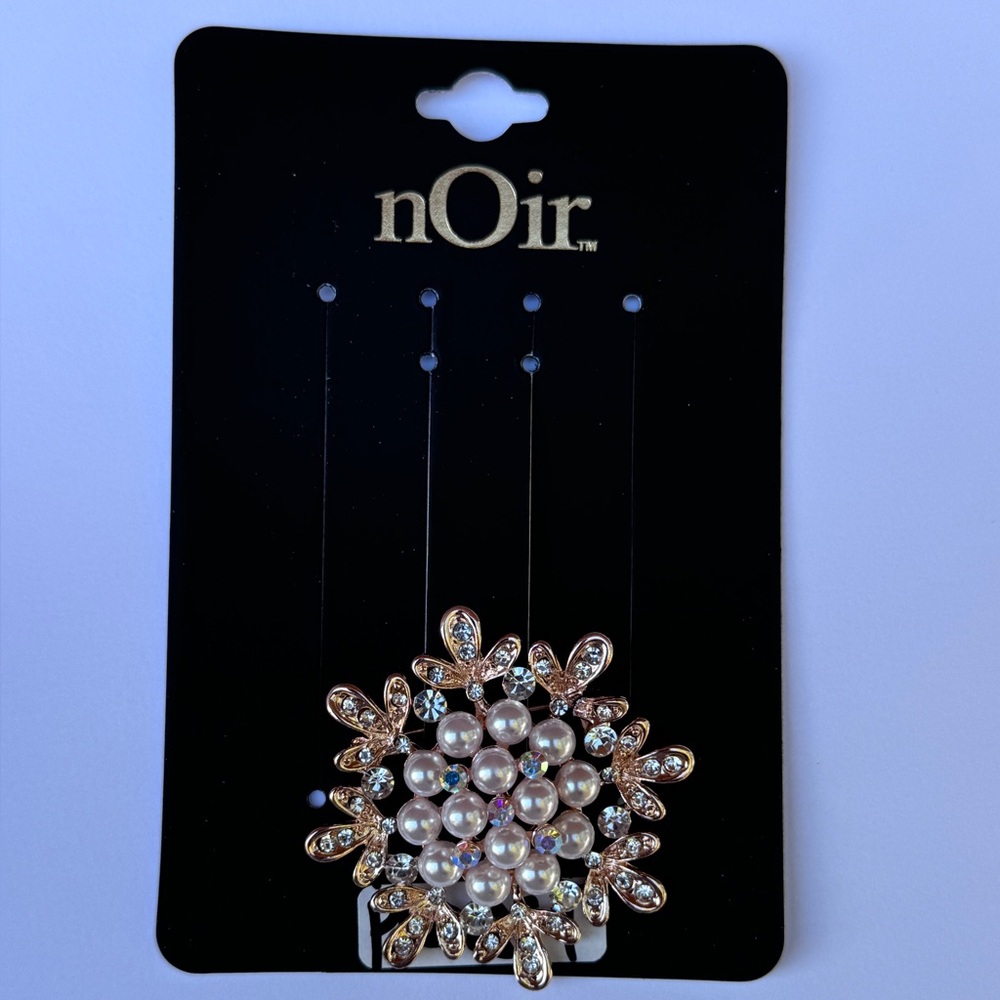 Noir Rhinestone and Pearl Flower brooch NWT